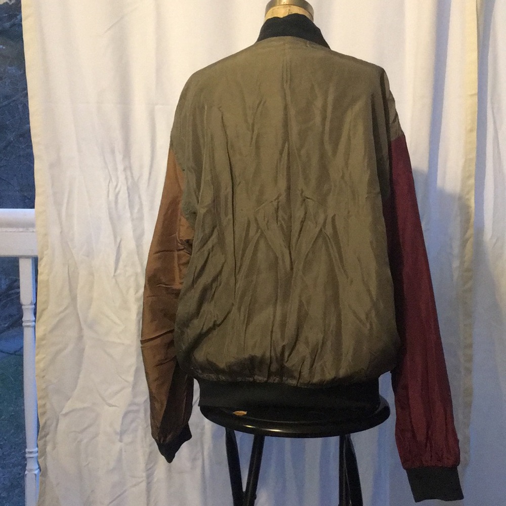 Collared windbreaker - Picture 2 of 2